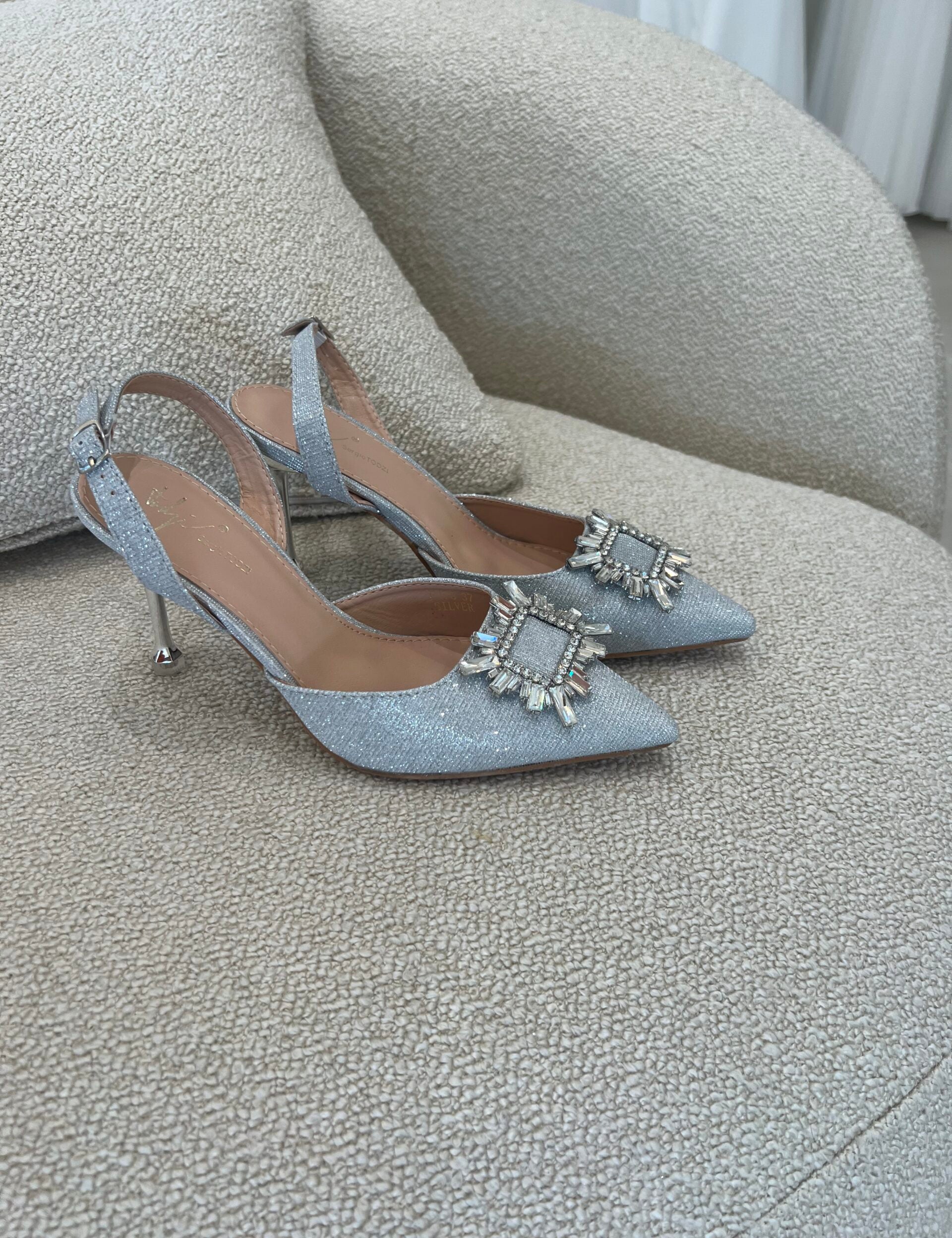 551D26A6-4986-4CF4-A354-CFDFD21082BA