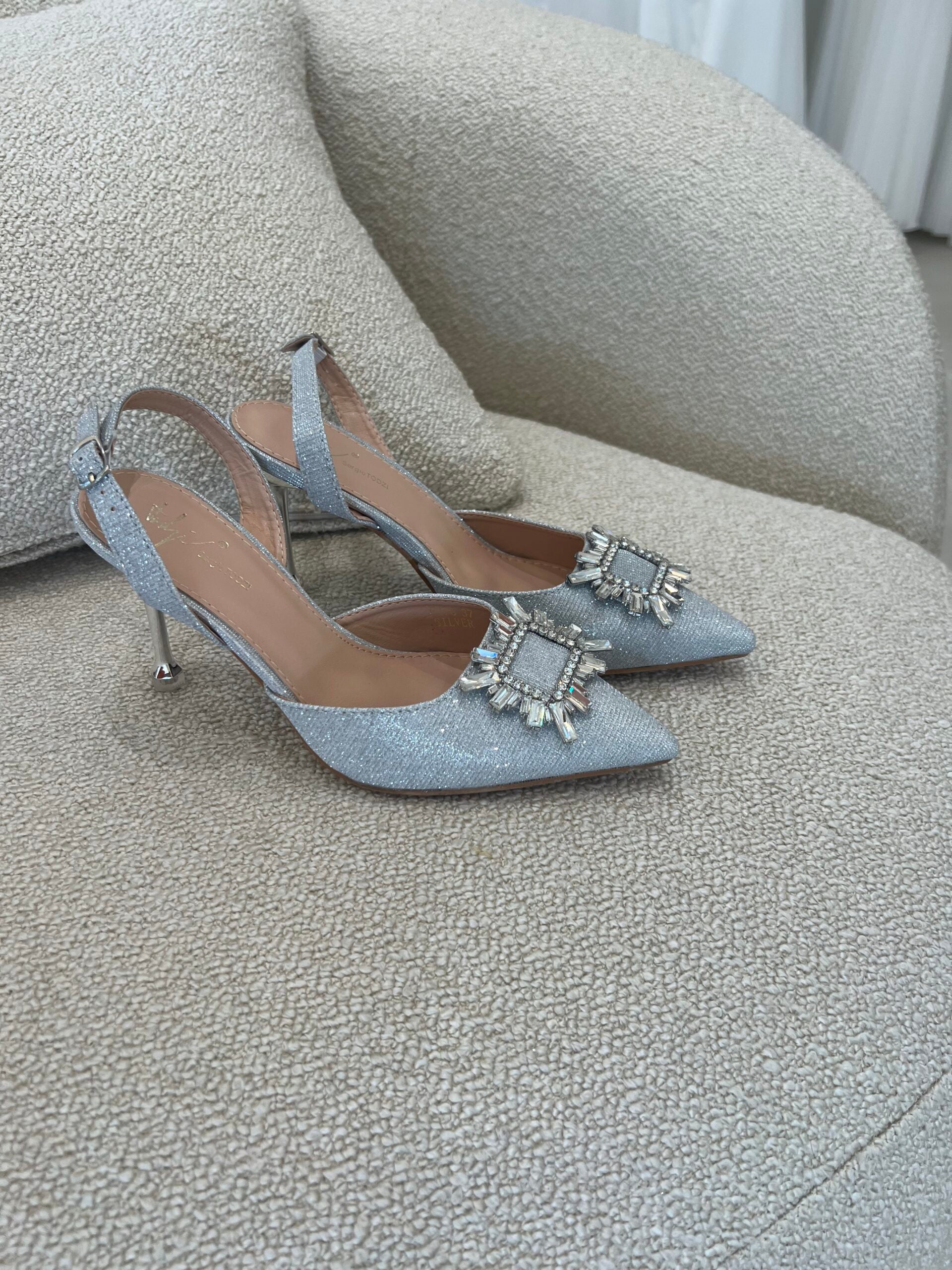 551D26A6-4986-4CF4-A354-CFDFD21082BA